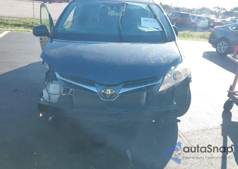 2019 Toyota Sienna Xle 8 Passenger z USA, uszkodzony, nr VIN 5TDYZ3DC6KS982695